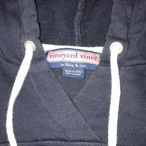 Vineyard vines sweatshirt
